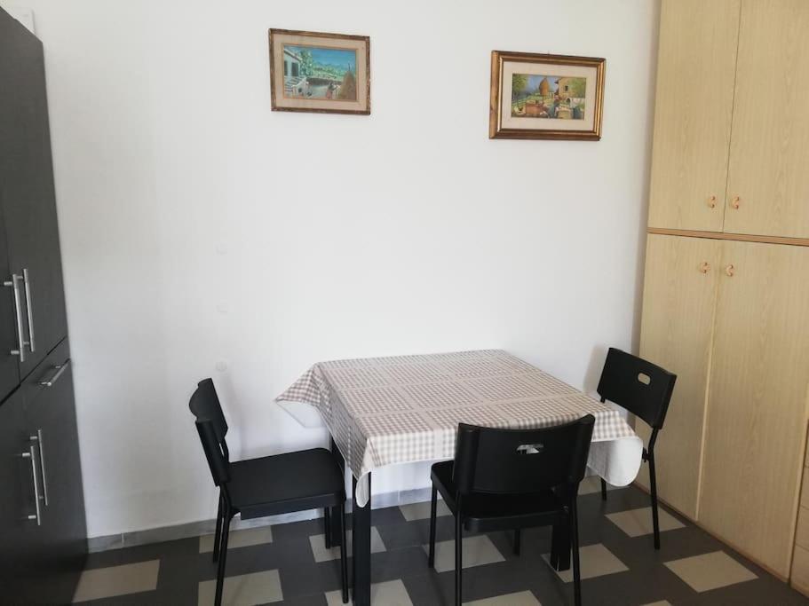 La Casa Di Periferia Lägenhet Bari Exteriör bild